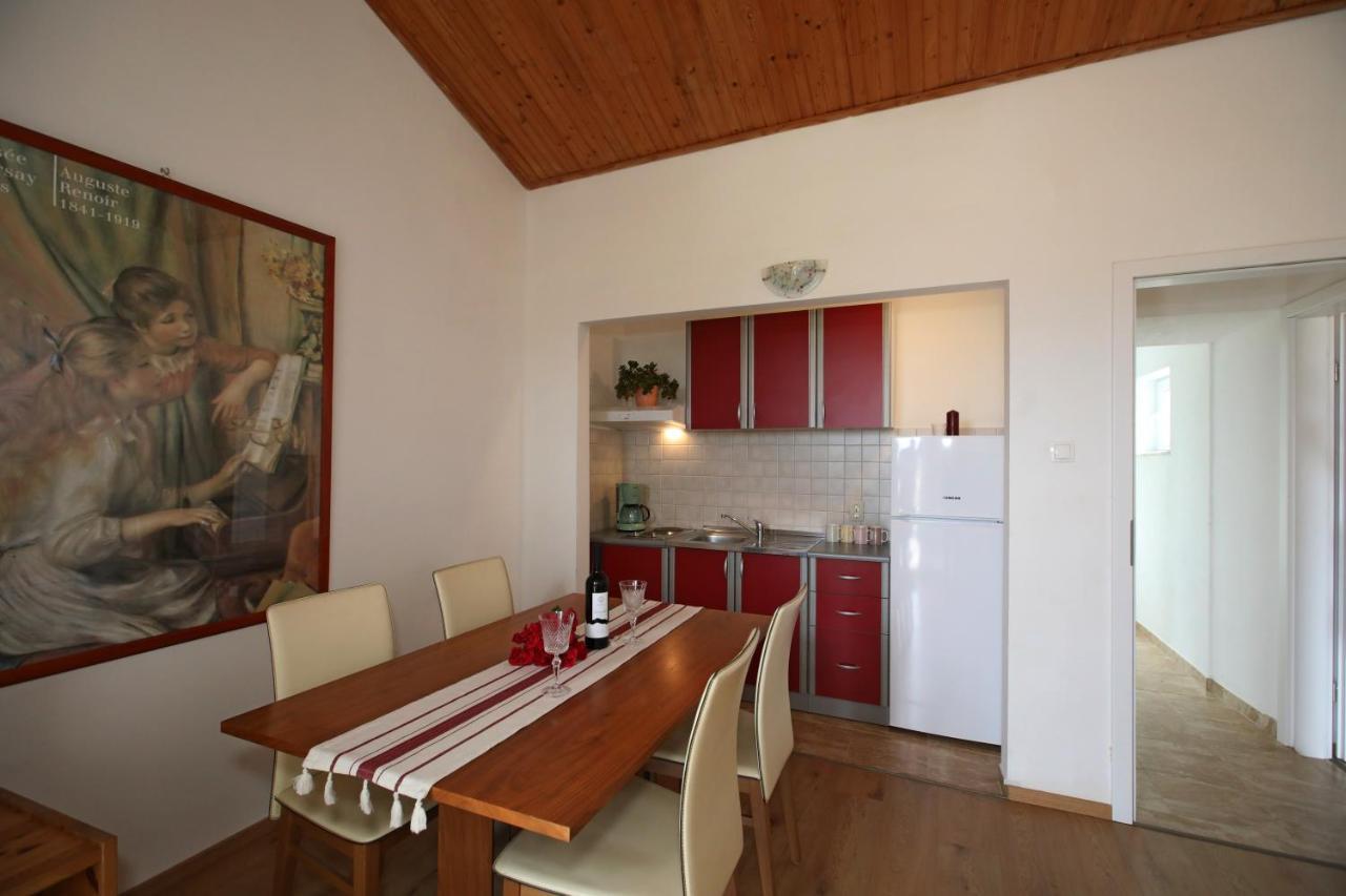 Apartments Noemi Malinska Ngoại thất bức ảnh