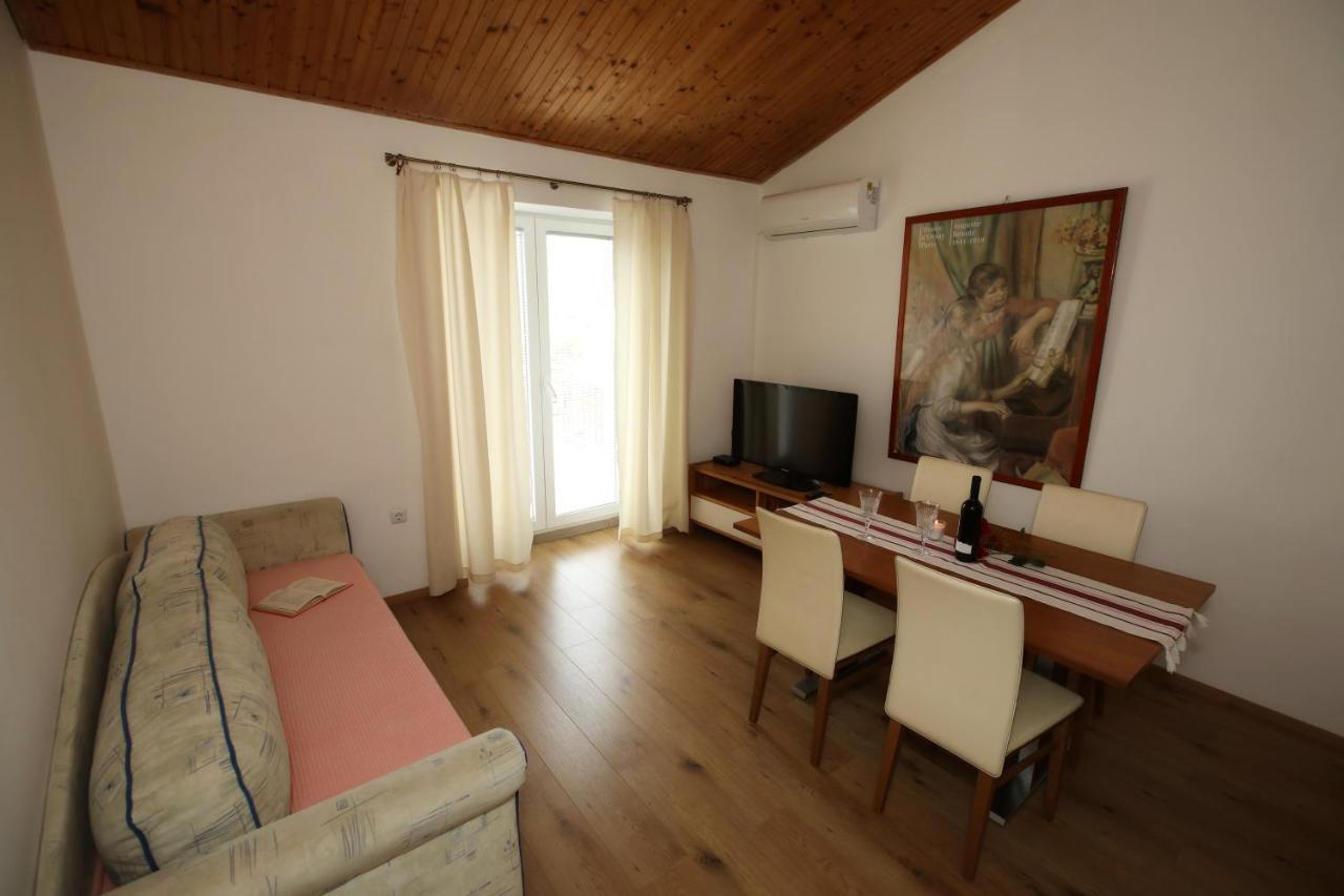 Apartments Noemi Malinska Ngoại thất bức ảnh