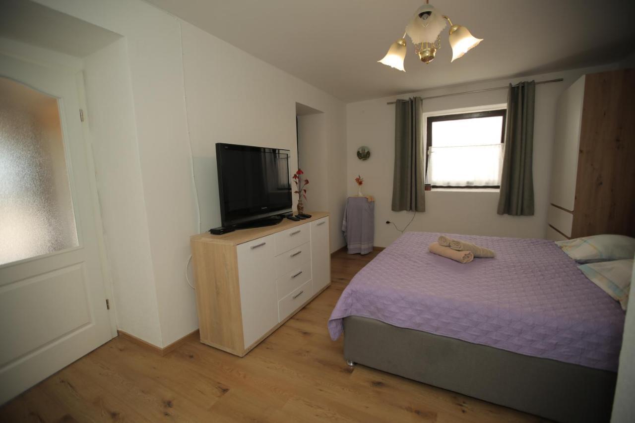 Apartments Noemi Malinska Ngoại thất bức ảnh
