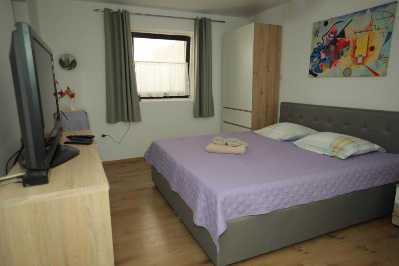 Apartments Noemi Malinska Ngoại thất bức ảnh