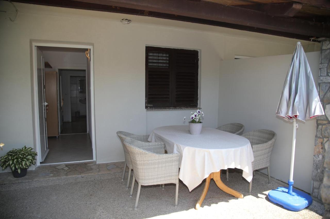 Apartments Noemi Malinska Ngoại thất bức ảnh