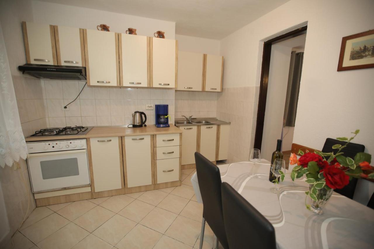 Apartments Noemi Malinska Ngoại thất bức ảnh